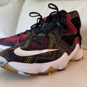 NIKE GS LEBRON XIII 13 836436-910  SIZE 6.5Y W8 M6.5